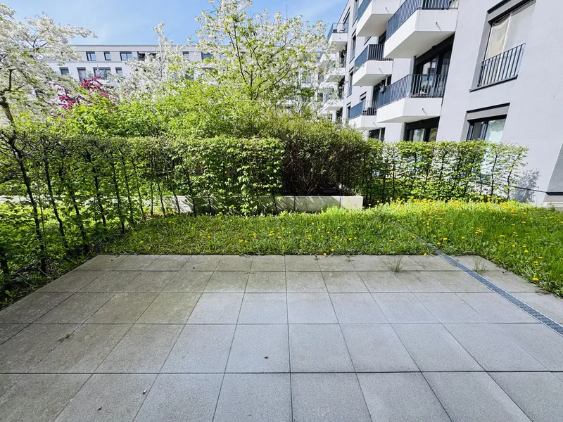 Licht, Luft, Lebensqualität: 2-Zimmer-Wohnung mit Traumterrasse — photo 1